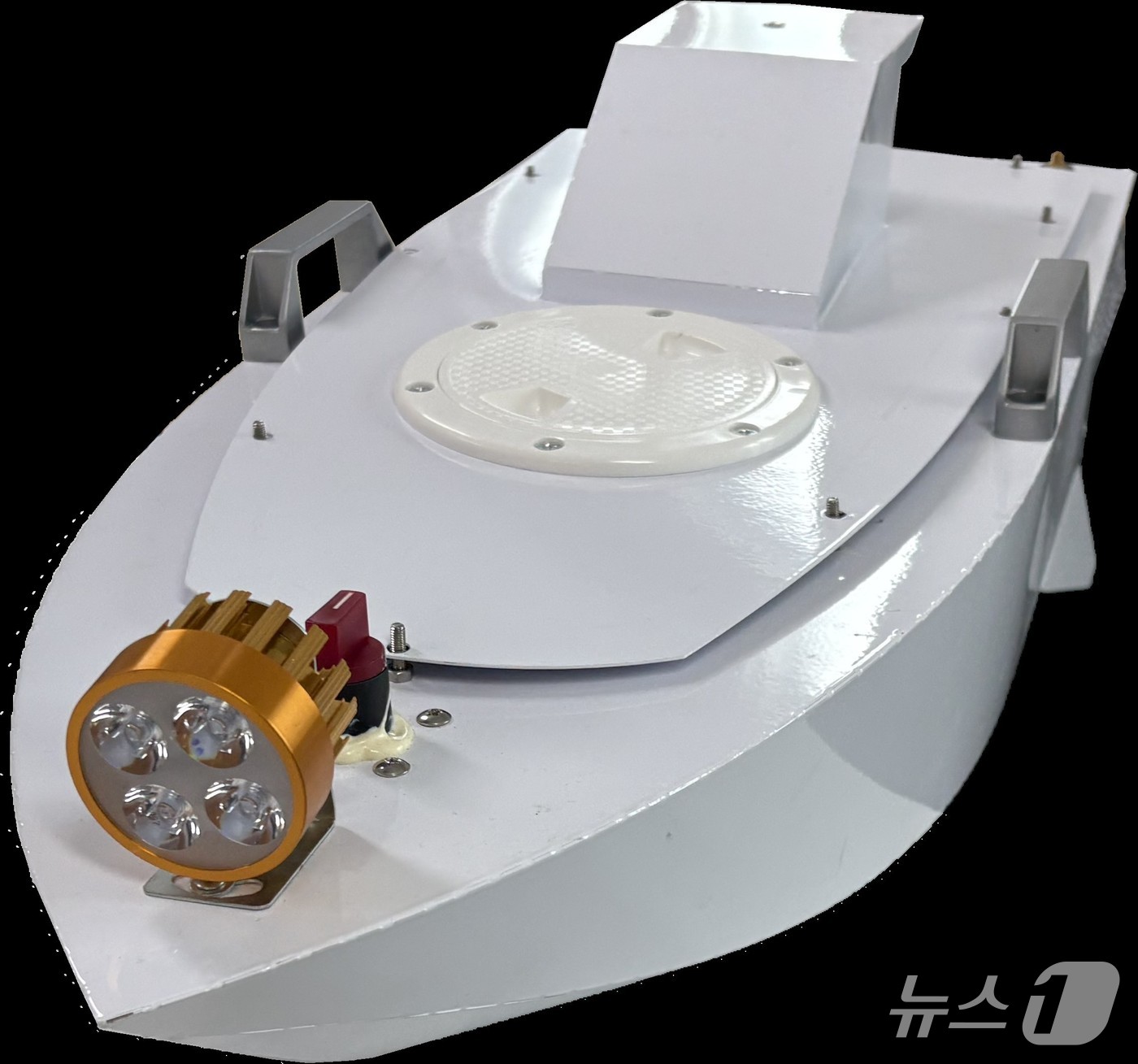 한국해양대가 국내 최초 해양환경 특화형 교육용 드론으로 개발한 수상드론 (한국해양대 제공. 재판매 및 DB금지)