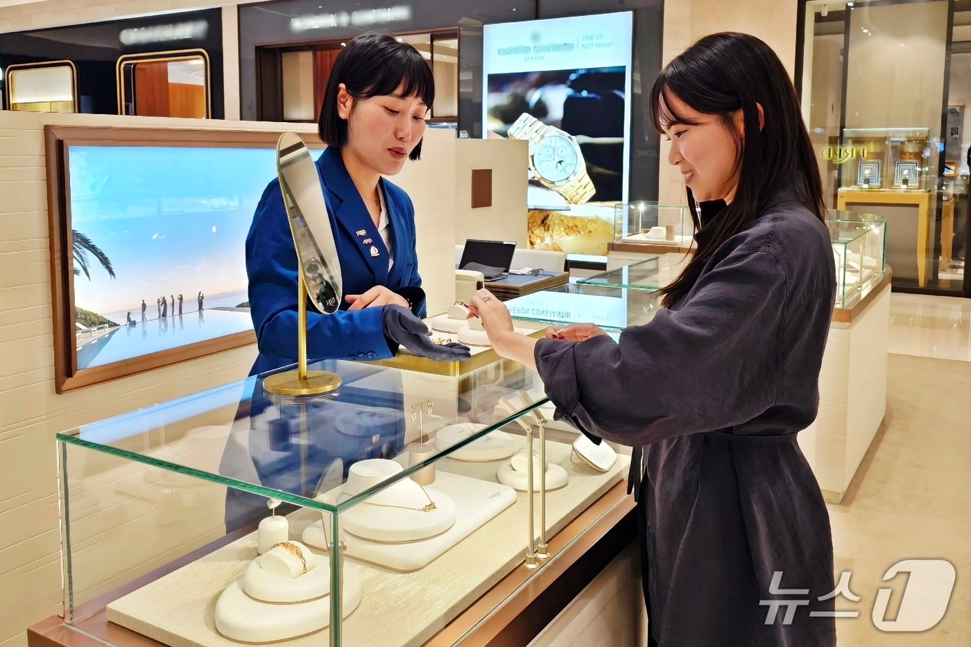 신세계백화점 센텀시티, 고급 장신구 브랜드 신규 입점·새단장 추진 - 뉴스 썸네일 이미지