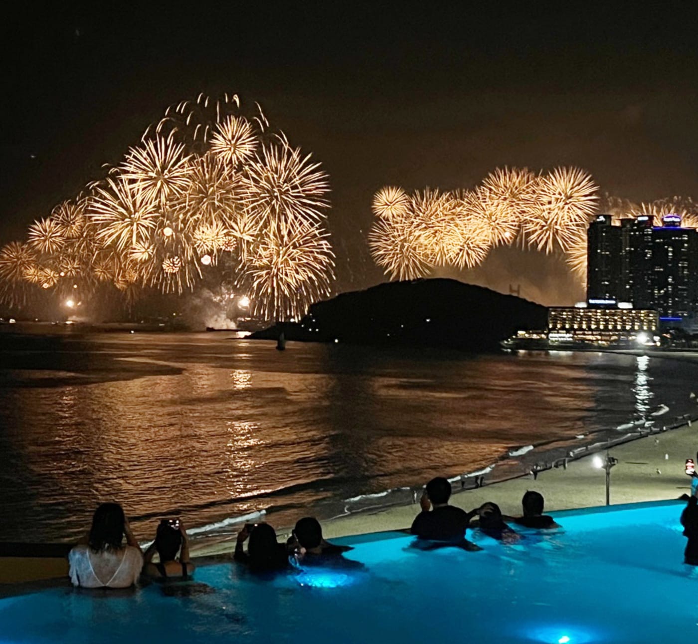  클럽디오아시스에서 바라본 불꽃놀이 모습./뉴스1 ⓒ News1