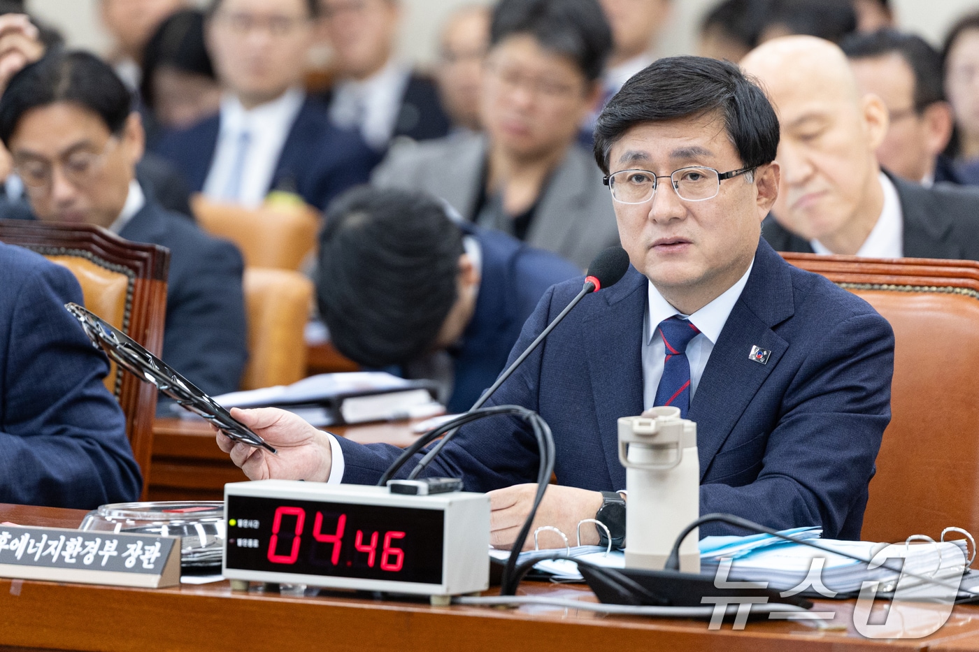 김성환 기후에너지환경부 장관이 29일 서울 여의도 국회에서 열린 기후에너지환경노동위원회 기후에너지환경부 등에 대한 국정감사에 출석해 생분해 플라스틱 정책 관련 질의에 답변하고 있다. 2025.10.29/뉴스1 ⓒ News1 이승배 기자