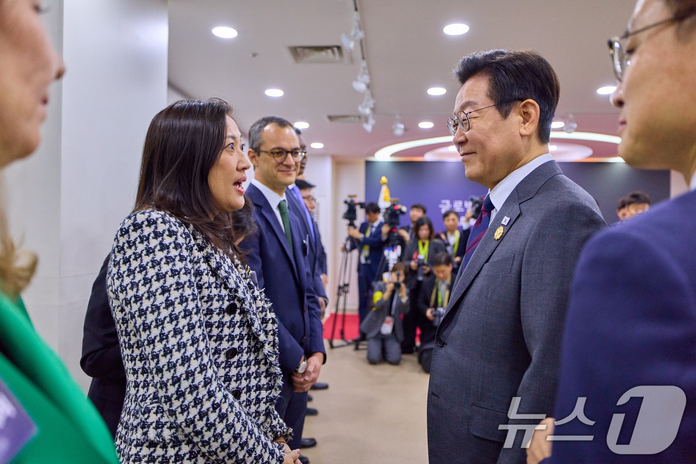 장비 팔던 지멘스 헬시니어스, 병원 데이터·신약 파트너로 진화[문대현... - 뉴스 썸네일 이미지