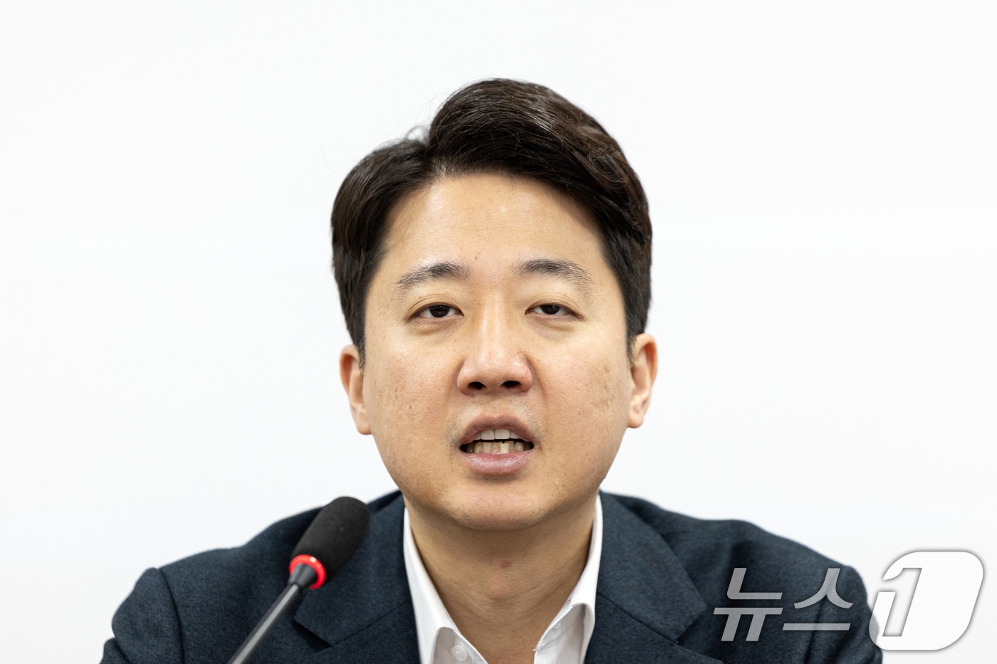 이준석 개혁신당 대표가 30일 서울 여의도 국회에서 열린 최고위원회의에서 모두발언하고 있다. 2025.10.30/뉴스1 ⓒ News1 이승배 기자