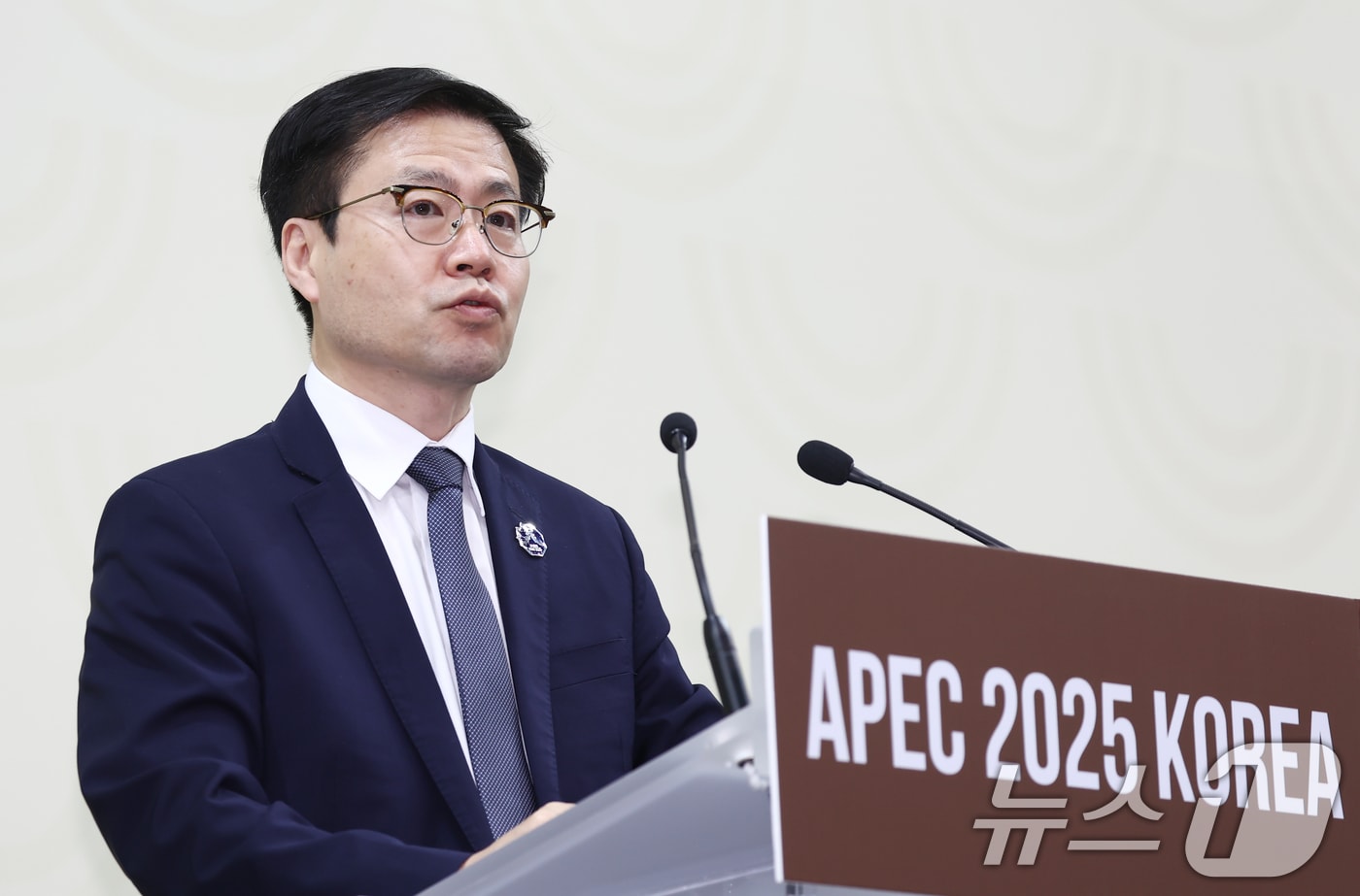여한구 산업통상부 통상교섭본부장이 30일 경주화백컨벤션센터 인근 국제미디어센터&#40;IMC&#41;에서 APEC 외교통상합동각료회의 관련 기자회견을 하고 있다. 2025.10.30/뉴스1 ⓒ News1 김민지 기자