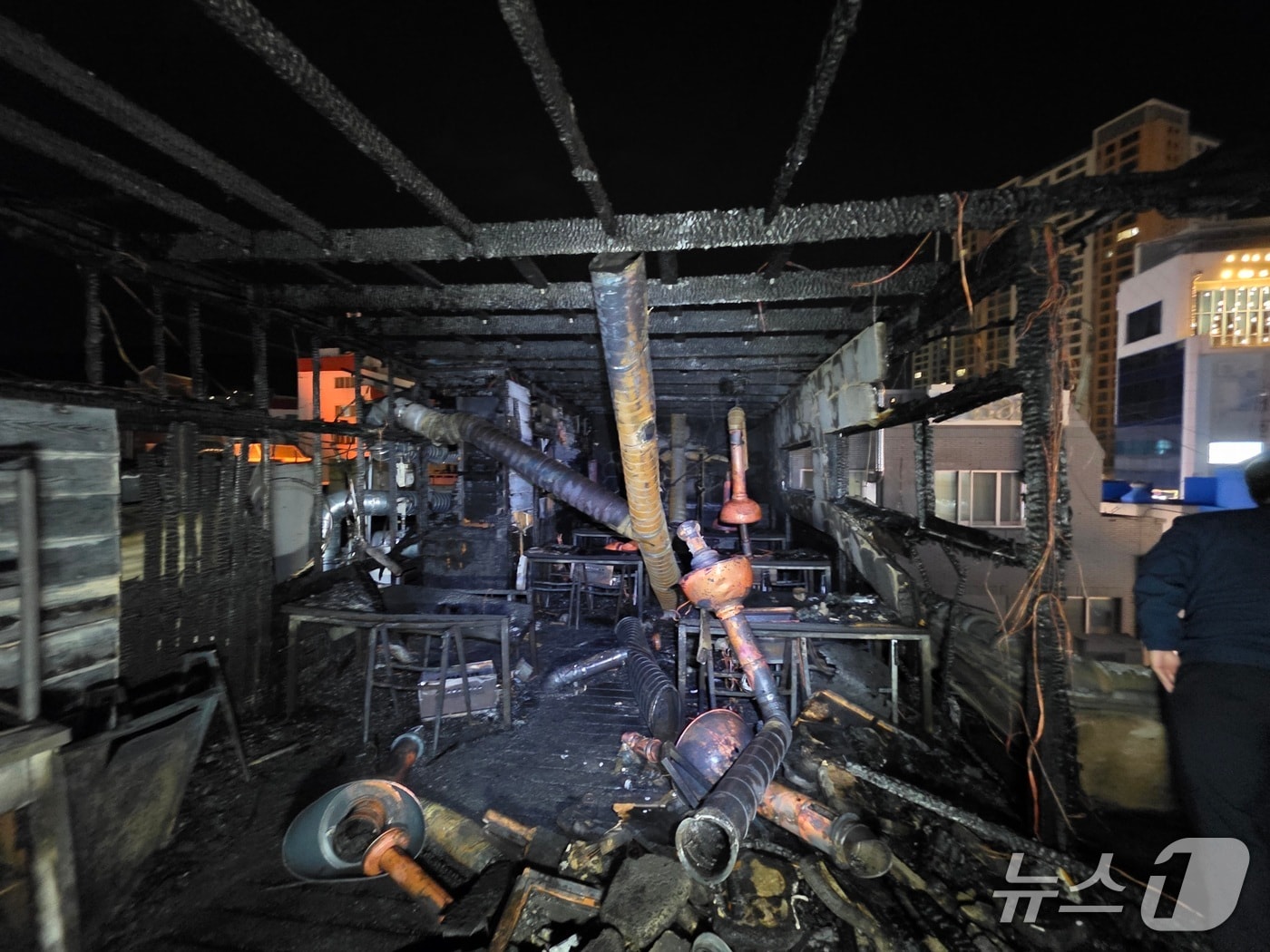 지난 30일 화재가 발생한 부산 동래구 고기구이 식당 3층 모습. (소방제공. 재판매 및 DB금지)