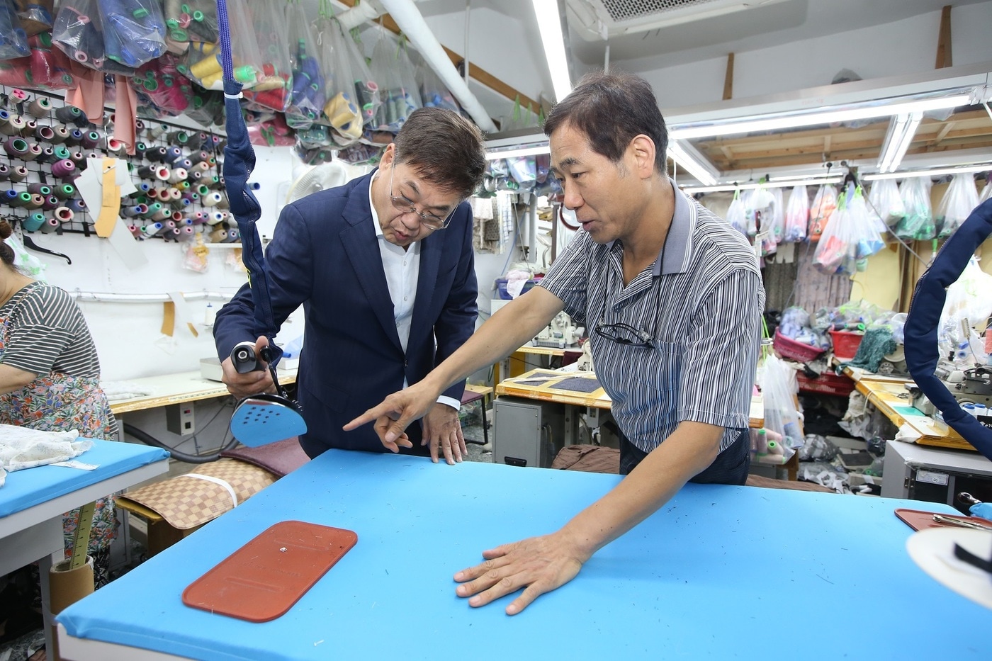 봉제사업장을 방문한 정문헌 서울 종로구청장(서울시 제공)