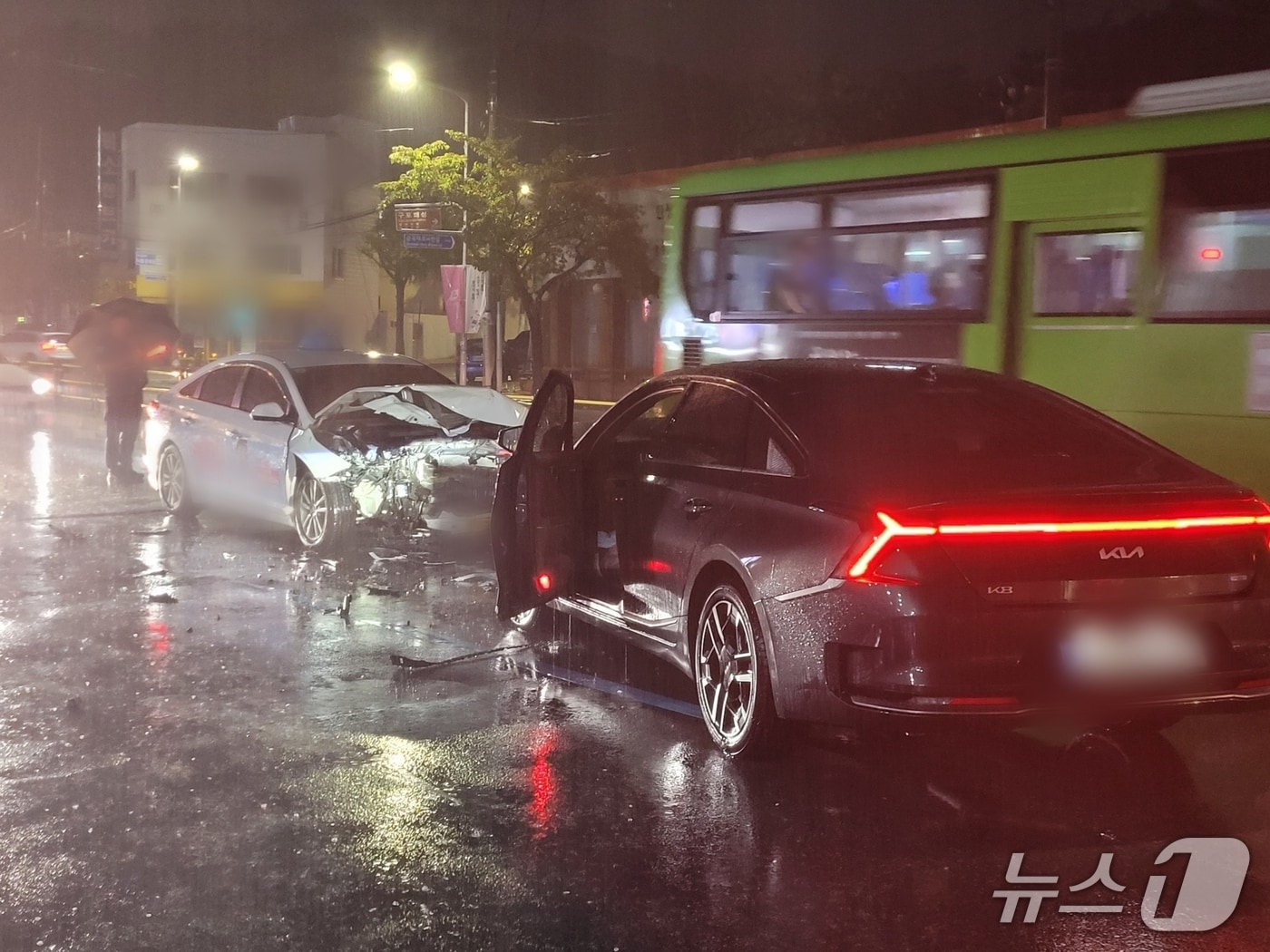 3일 오후 부산 북구 덕천동 교통사고 현장(북부경찰서 제공. 재판매 및 DB 금지)