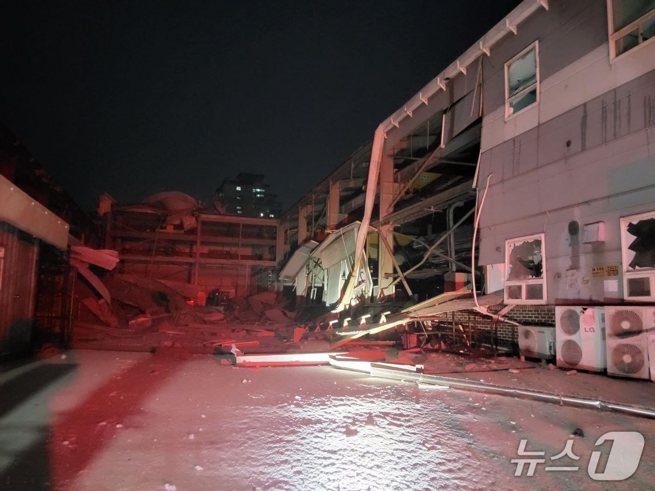 폭발 현장. (경기도소방재난본부 제공. 재판매 및 DB 금지) 2025.10.5/뉴스1