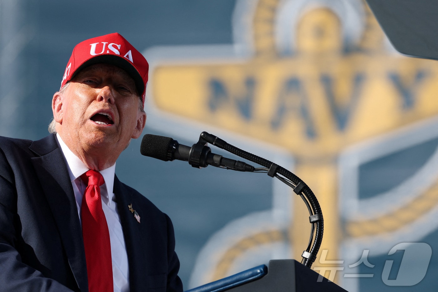 도널드 트럼프 미국 대통령이 5일(현지시간) 버지니아주 노퍽에서 열린 미 해군 창설 250주년 행사에서 연설하고 있다. 2025.10.05. ⓒ 로이터=뉴스1 ⓒ News1 류정민 특파원
