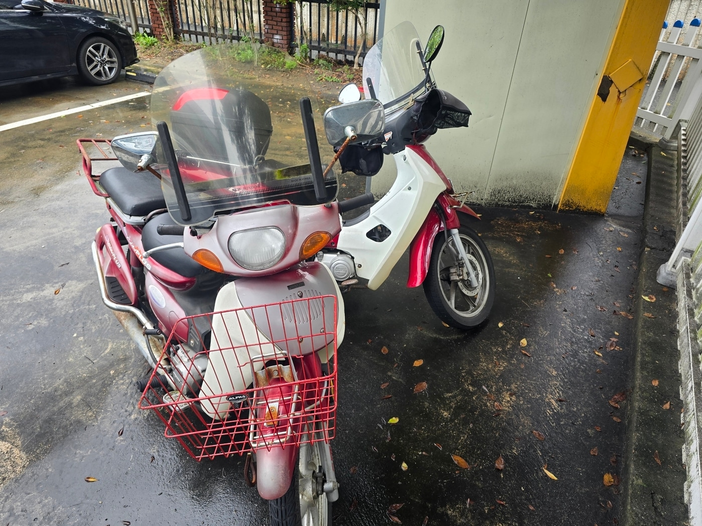 10대들이 버리고 간 오토바이.(대전경찰청 제공. 재판매 및 DB금지)/뉴스1