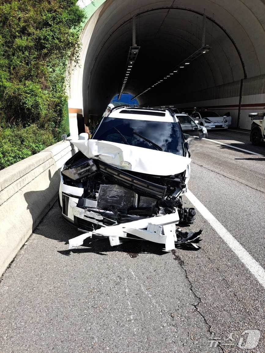 강원 홍천 내촌면 서울양양고속도로 서울방향 내촌 2터널 인근 7중추돌 현장.(강원도소방본부 제공, 재판매 및 DB금지)