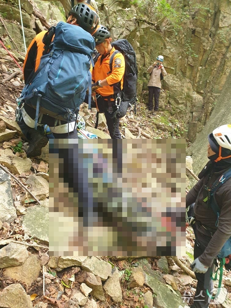 9일 오전 8시 41분쯤 강원 인제군 북면 설악산의 한 등반 코스인 몽유도원도에서 릿지등반&#40;바위 능선 등반&#41;에 나선 여성 A 씨&#40;53&#41;가 추락해 숨졌다. &#40;강원도소방본부 제공. 재판매 및 DB금지&#41; 2025.10.9/뉴스1