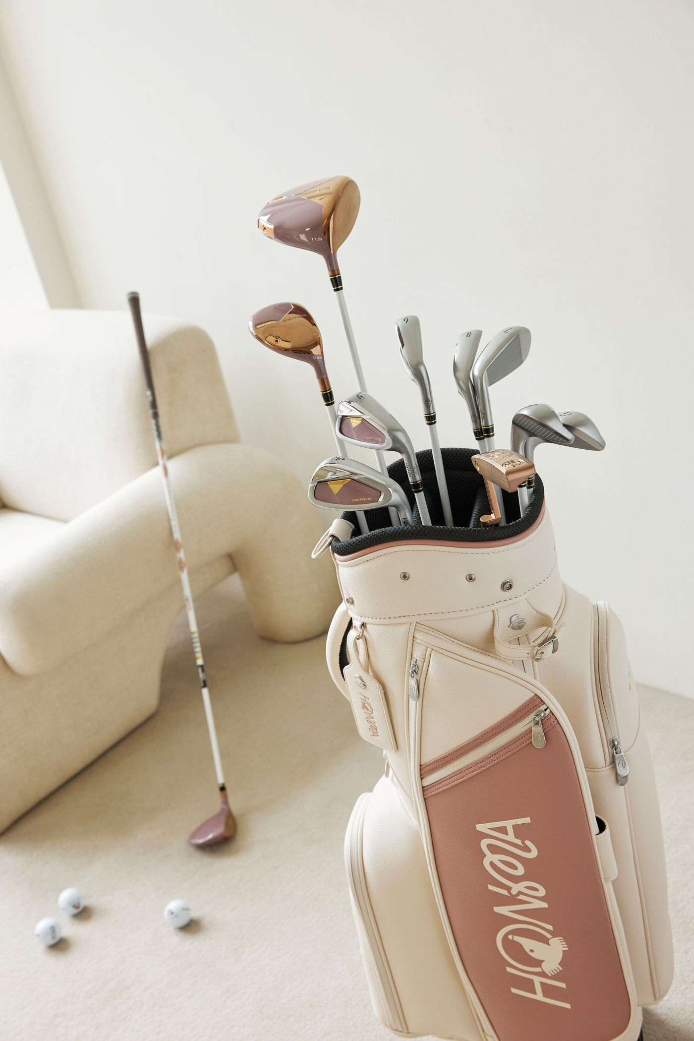 혼마골프가 말본골프와 협업 컬렉션을 출시했다. (혼마골프 제공)