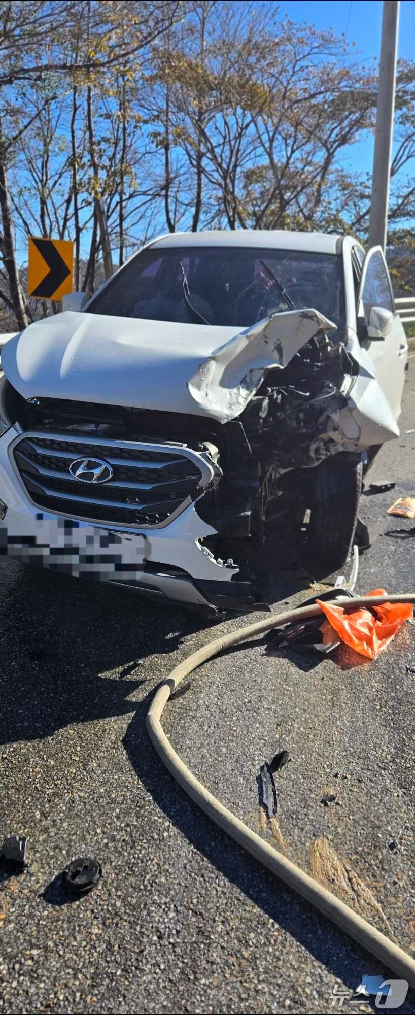 강원 강릉 성산면 어흘리 교통사고 현장.(강원도소방본부 제공, 재판매 및 DB금지)