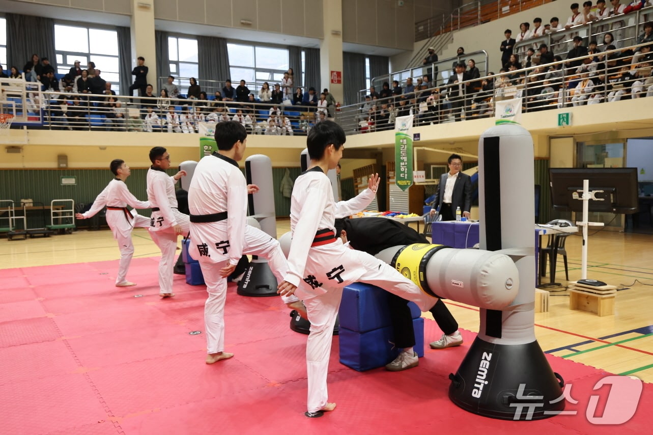 중국 후베이성 셴닝시 태권도 대표단. (의왕시 제공. 재판매 및 DB 금지) 2025.11.10/뉴스1