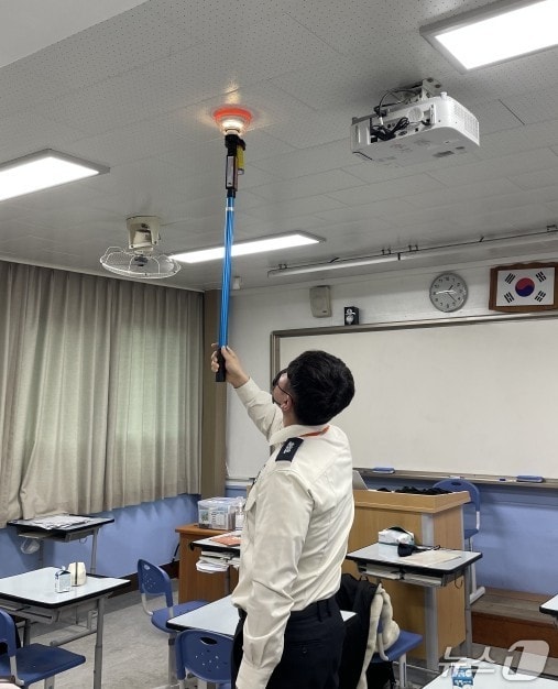 강원특별자치도 소방본부가 2026학년도 대학수학능력시험을 앞두고 화재안전조사를 하고 있다.&#40;도소방본부 제공, 재판매 및 DB금지&#41;