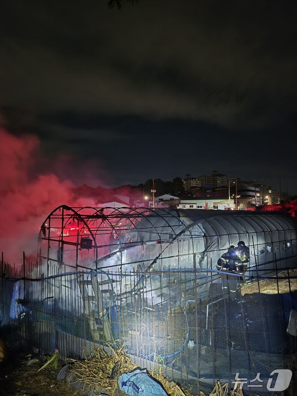 화재 현장. &#40;경기도소방재난본부 제공. 재판매 및 DB 금지&#41; 2025.11.11/뉴스1