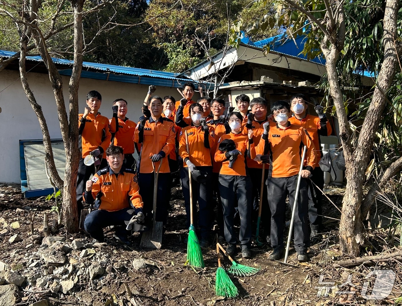 강원특별자치도 소방본부 화재대응조사관 소방관 봉사활동.&#40;도소방본부 제공, 재판매 및 DB금지&#41;