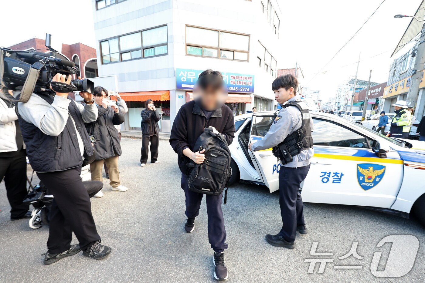 2026학년도 대학수학능력시험일인 13일 오전 광주시 교육청 26지구 제21시험장인 광주 서석고등학교에 수험생이 들어서고 있다. 2025.11.13/뉴스1 ⓒ News1 이승현 기자