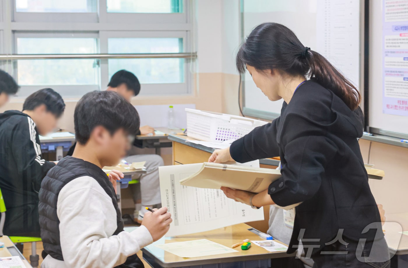 수능 국어 시험지 분석 이미지