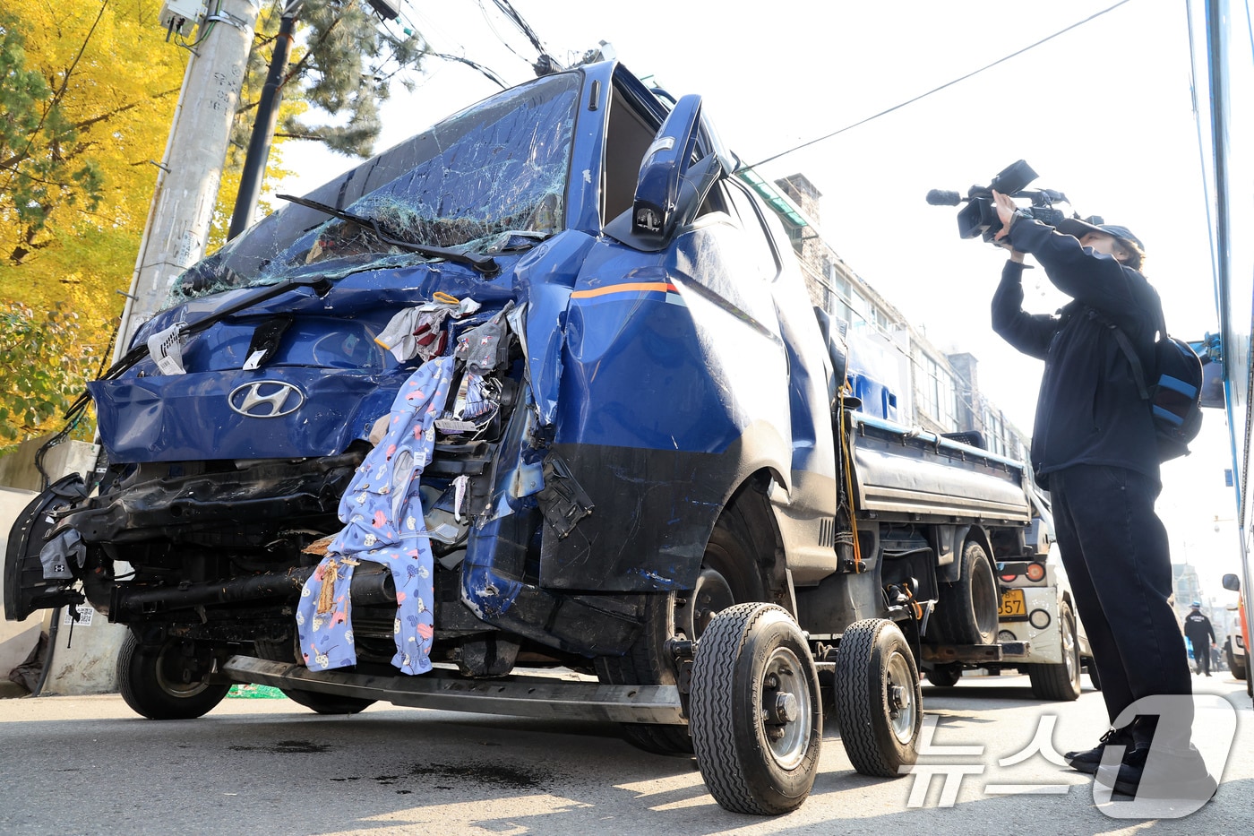 13일 경기 부천 오정구 원종동 제일시장에서 돌진한 1톤 트럭 ⓒ News1 이호윤 기자