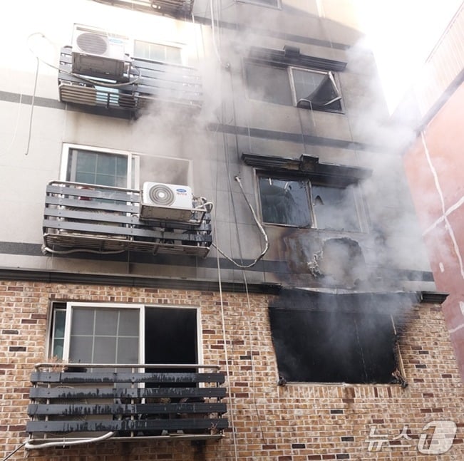 인천 남동구 간석동 빌라 화재 현장 (인천시 제공.재판매 및 DB금지)