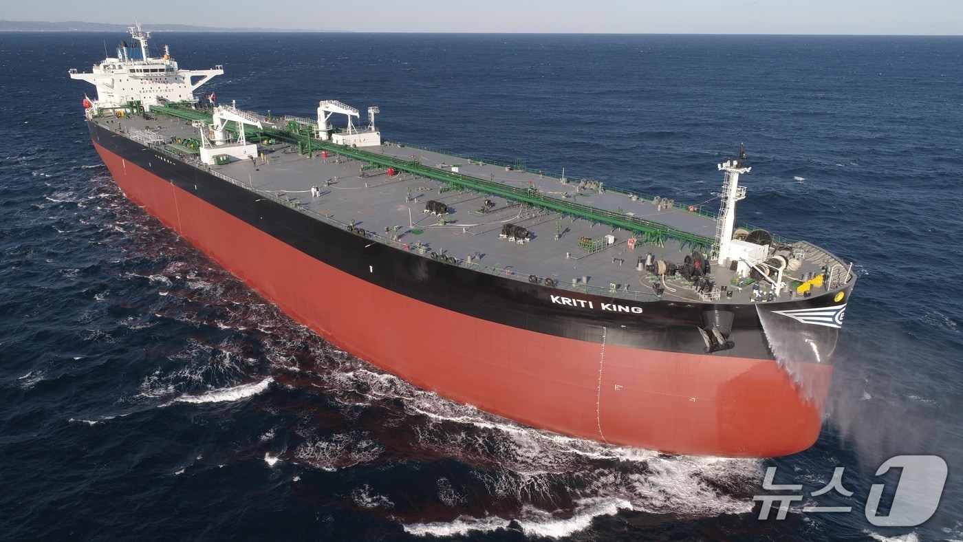 HD현대중공업이 건조해 인도한 원유운반선의 모습(HD현대 제공)