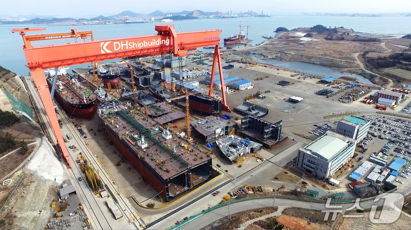 중소 조선사, 올 하반기 폭풍 수주...유조선 수요에 대형사 수혜 영향 - 뉴스 썸네일 이미지