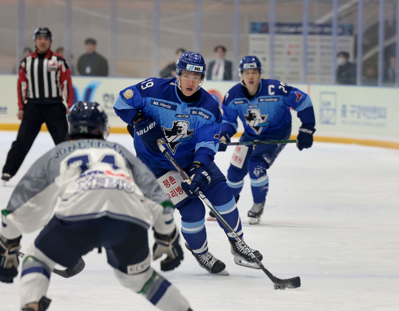 HL 안양이 안방에서 도호쿠 프리블레이즈를 완파하고 2025~26 아시아리그 아이스하키 정규리그 2위로 올라섰다.(HL 안양 제공)