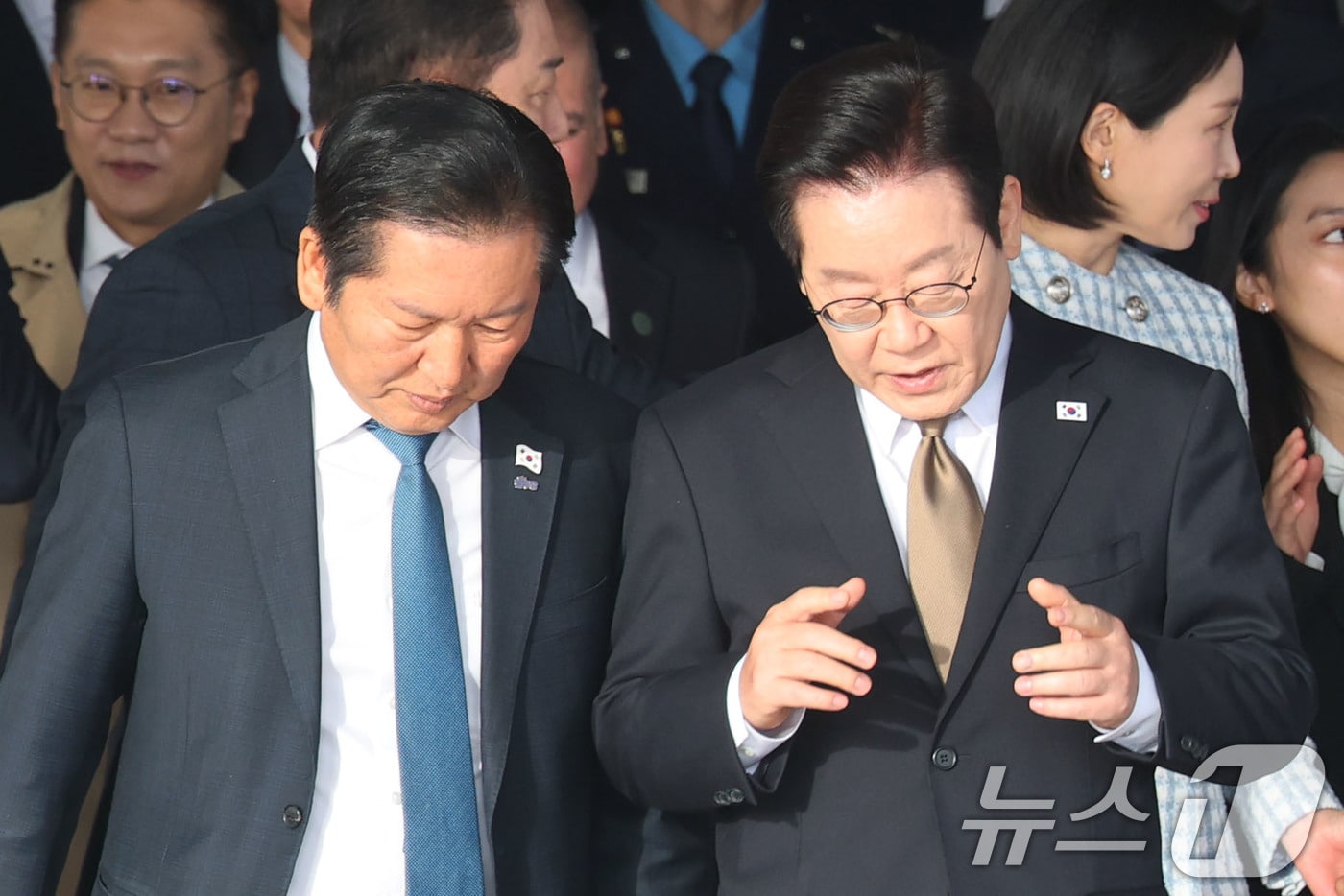 이재명 대통령과 정청래 더불어민주당 대표. 2025.11.17/뉴스1 ⓒ News1 이광호 기자