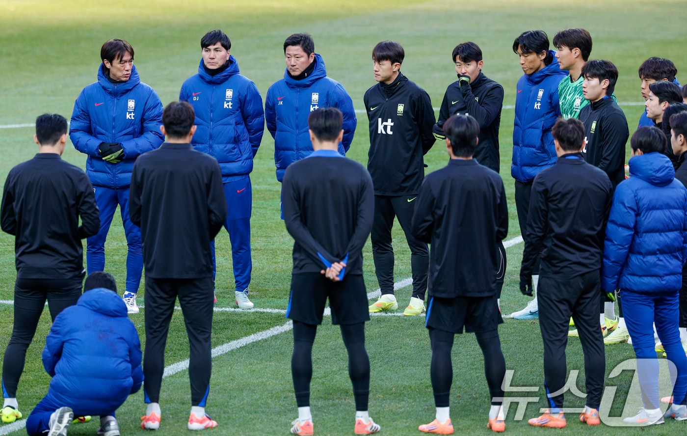 홍명보 감독 훈련 지휘