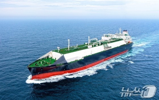 LNG 운반선의 시운전 모습&#40;HD현대 제공&#41;