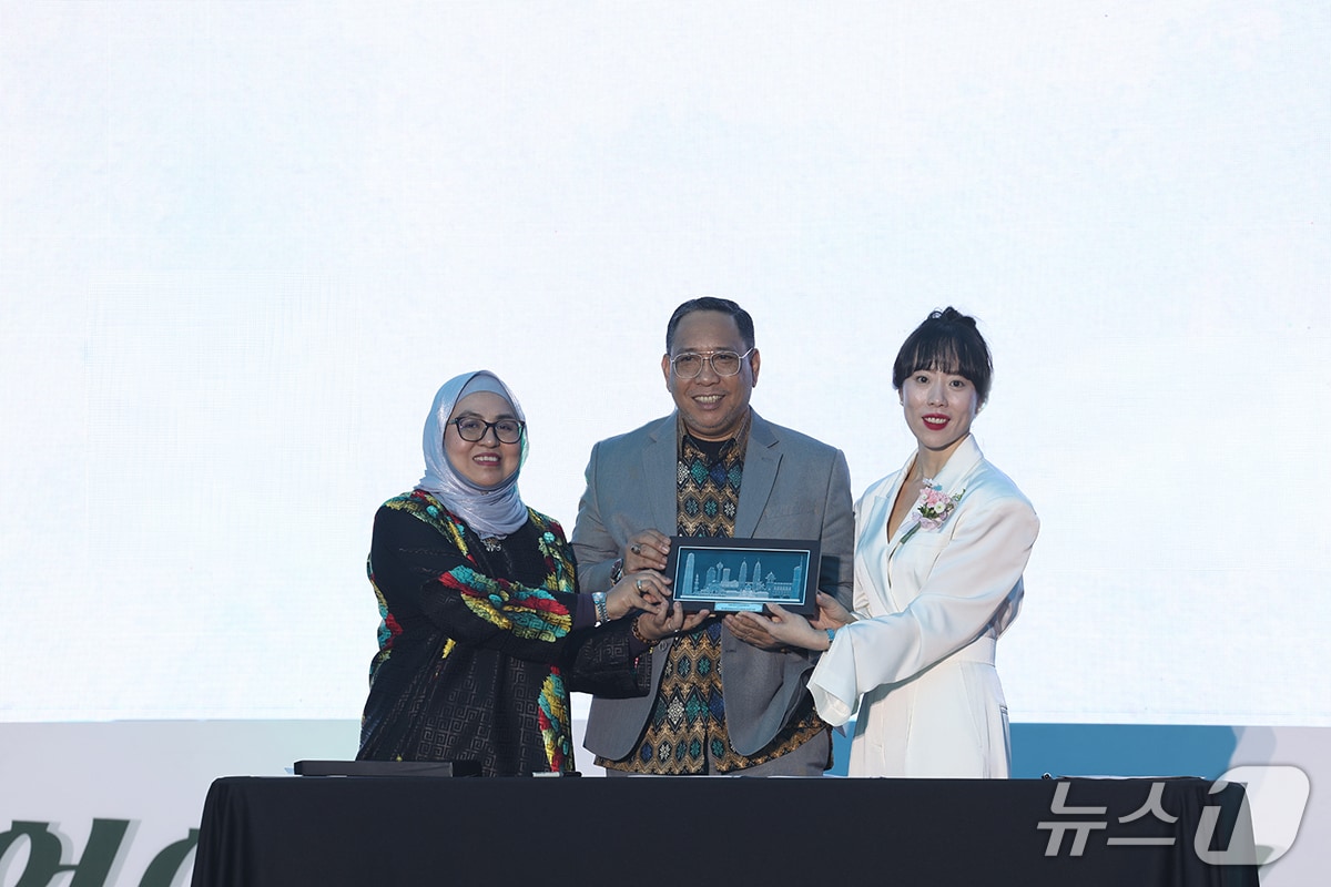 애그유니, 말레이시아 진출...현지 기업과 애그돔 프로젝트 추진 - 뉴스 썸네일 이미지