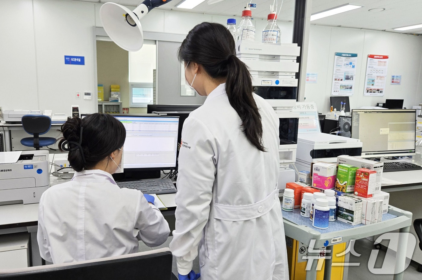 광주시 보건환경연구원 건강기능식품 품질 검사.(광주시 제공. 재판매 및 DB 금지) ⓒ News1 박준배 기자