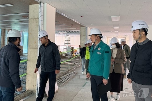 경북교육청이 학교 공사 현장의 안전 강화를 위해 지난달 24일부터 이달 14일까지 공사가 진행 중인 학교 10곳에서 안전 점검을 벌였다.(경북교육청 제공. 재판매 및 DB금지) /뉴스1