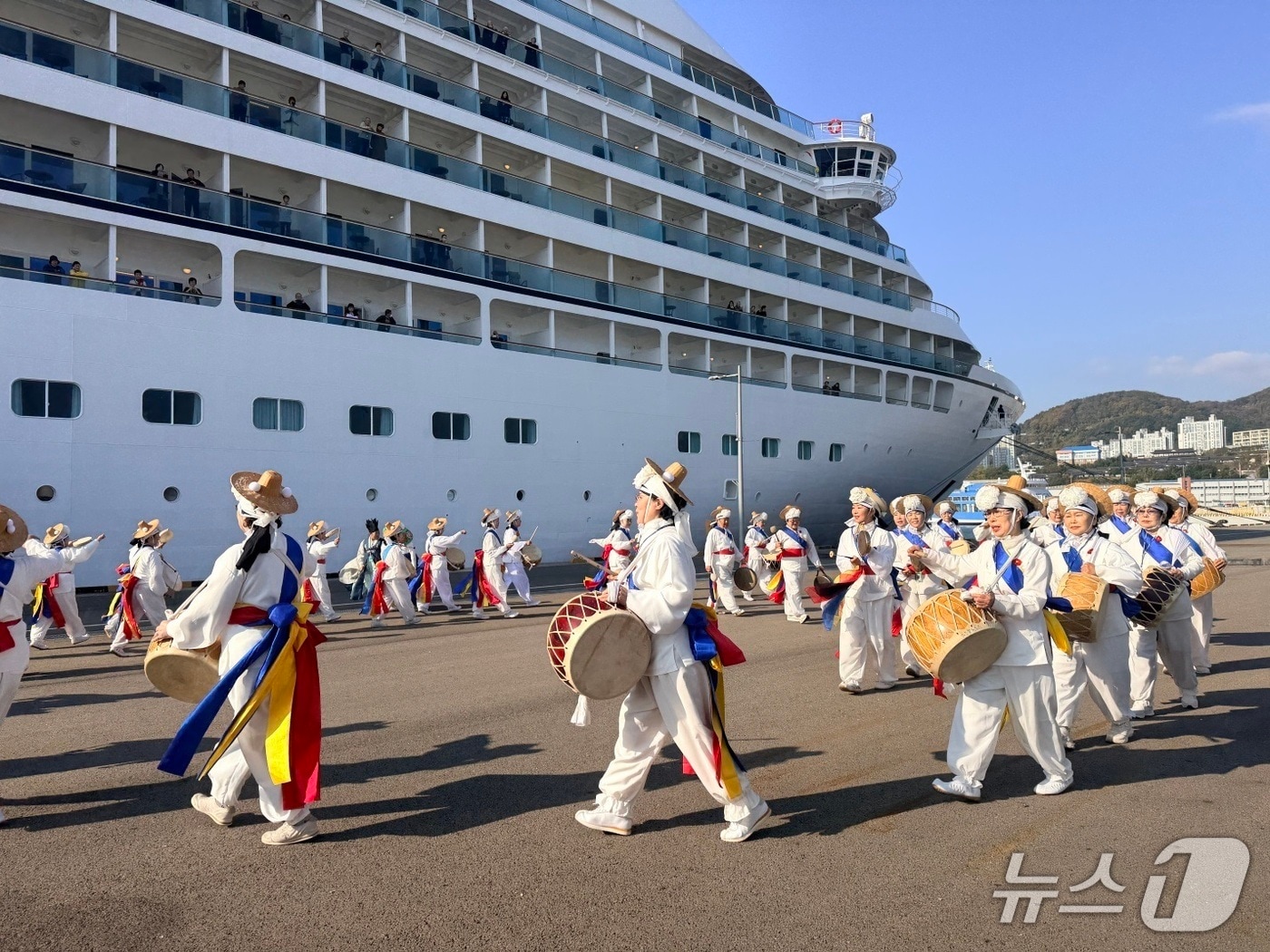 일본 MOL 선사의 크루즈선 &#39;미츠이 오션 후지&#40;MITSUI OCEAN FUJI&#41;&#39;호 