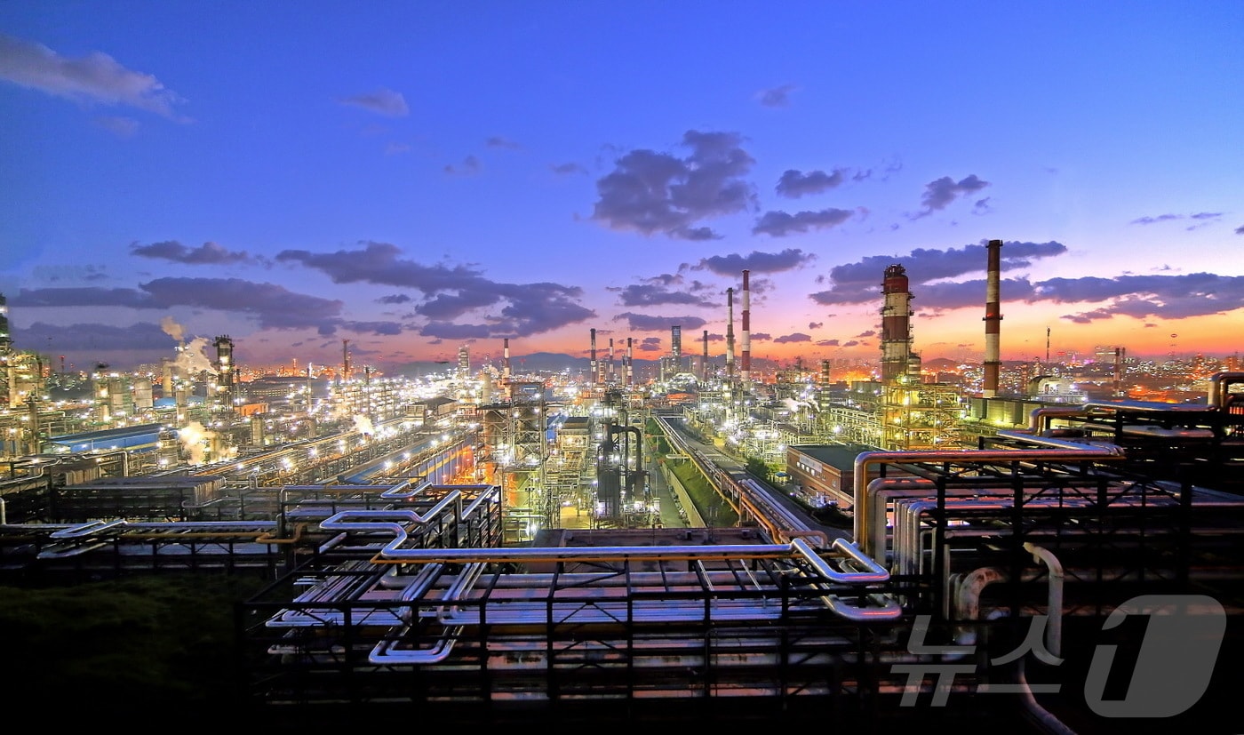 정제마진이 갈랐다...작년 4분기 정유 '선방' 석화 '부진' - 뉴스 썸네일 이미지