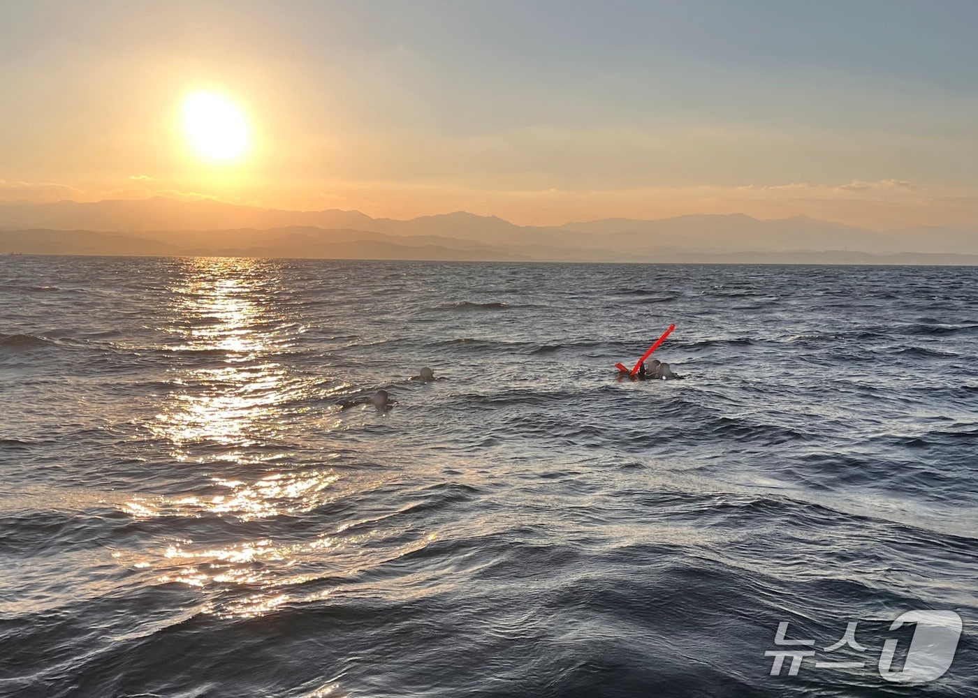 22일 강원 양양 동산항 이근 해상 다이버 해상 표류 현장.&#40;강릉해경 제공, 재판매 및 DB 금지&#41; 2025.11.22/뉴스1