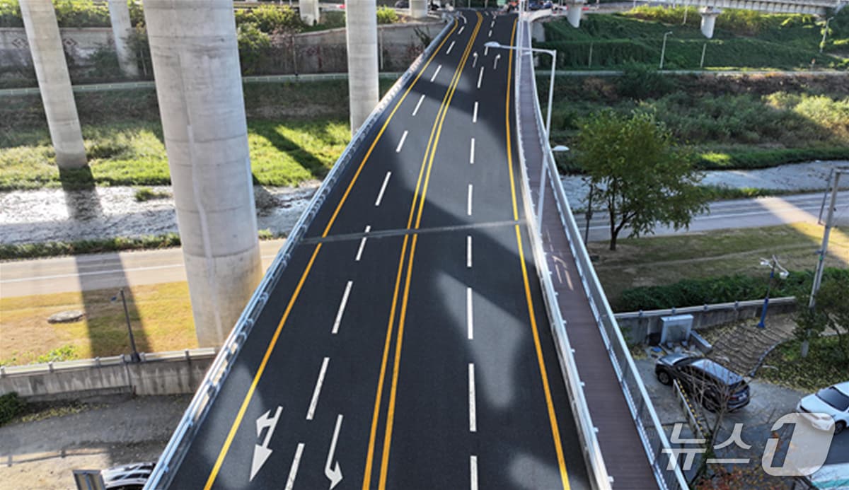 대구시는 23일 수성구 파동교 교통개선 사업을 완료하고 24일부터 전면 운영에 들어간다고 밝혔다. 사진은 교통개선 사업 완료 후 모습. (대구시 제공. 재판매 및 DB 금지)/뉴스1