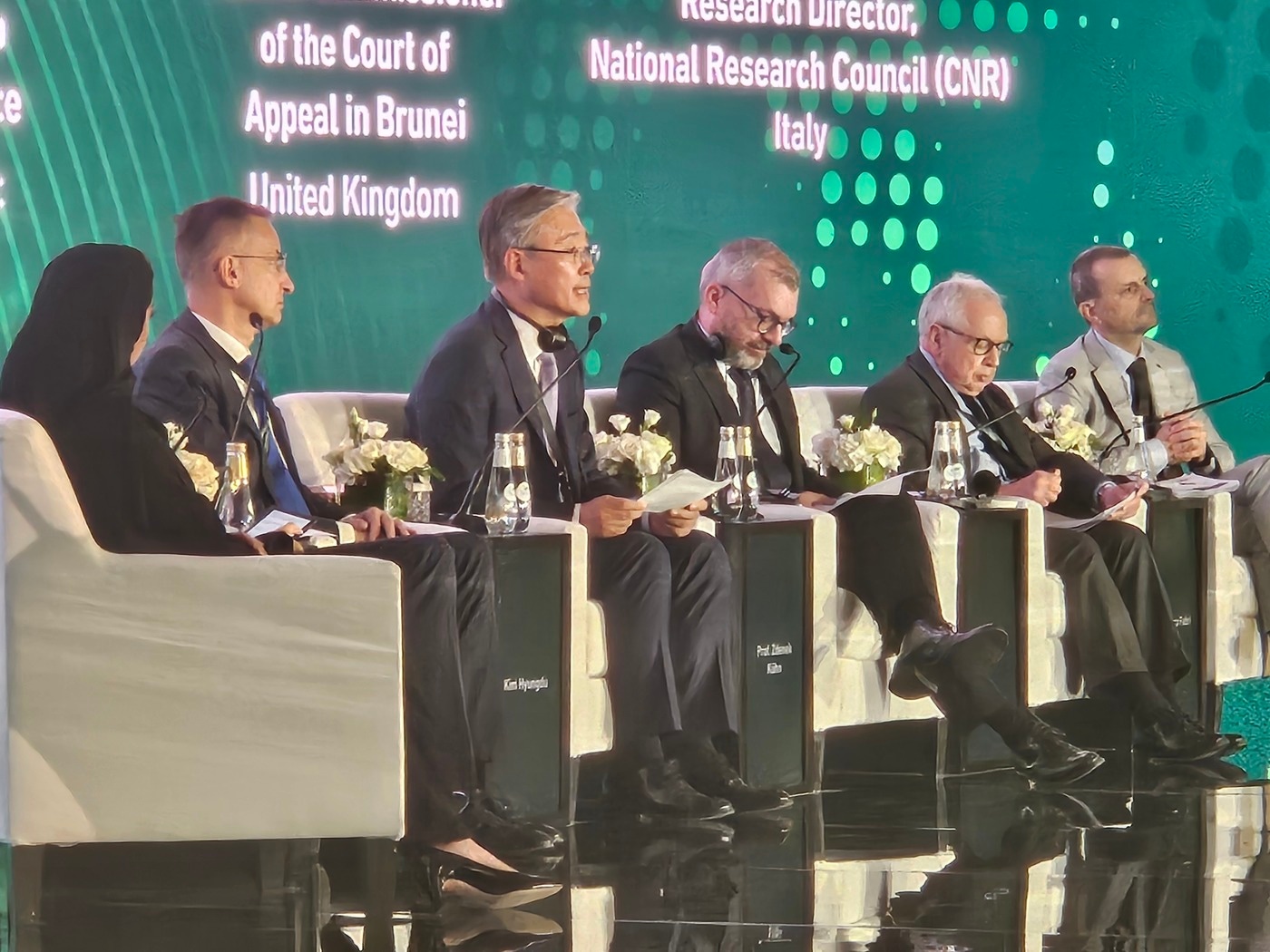 김형두 헌법재판관이 사우디아라비아 리야드에서 열린 '제2차 사법국제회의'에서 주제발표를 하고 있다.