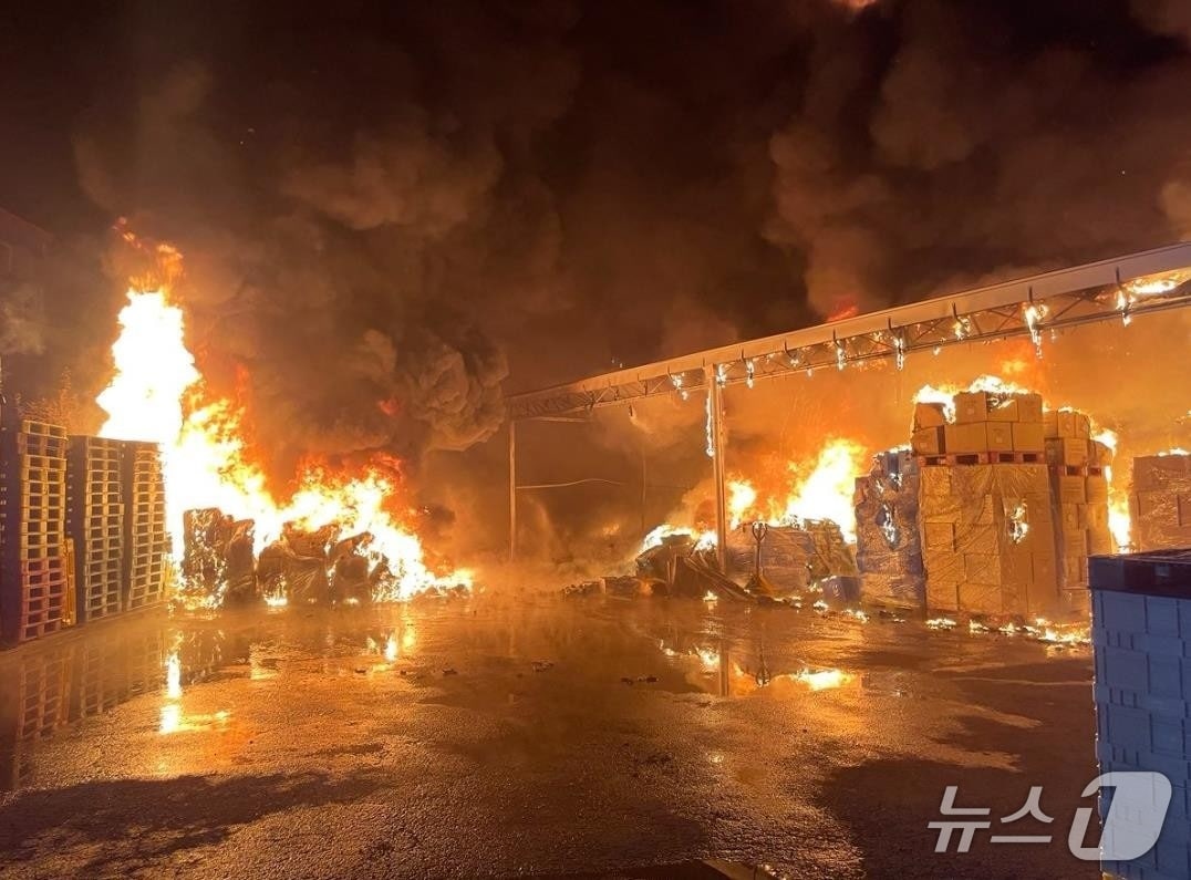 화재현장(경기 김포소방서 제공.재판매 및 DB금지)