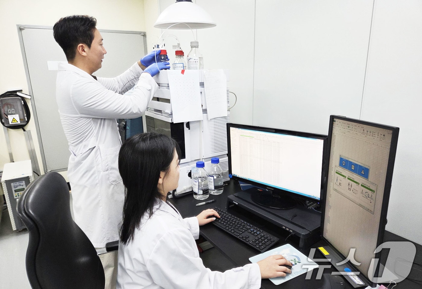 광주 보건환경연구원 성분 검사 모습.&#40;광주시 제공. 재판매 및 DB 금지&#41; 