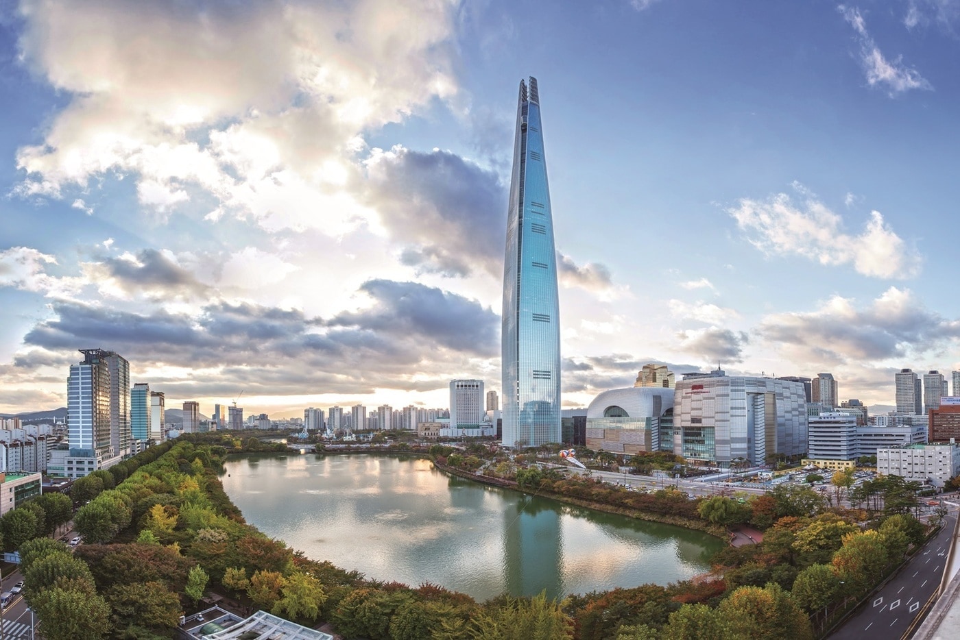 롯데그룹 회의 및 조직 개편 상징 이미지