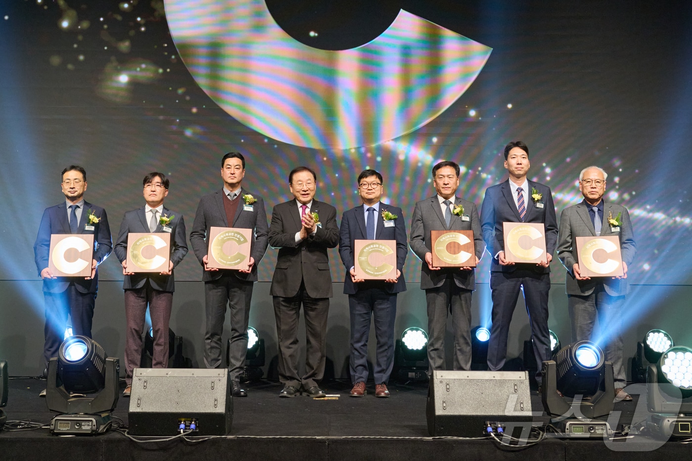 경북도는 28일 ‘2025년 지역사회공헌 인정제’에서 도내 기업·기관 44개소를 인정기업으로 선정했다. (경북도 제공. 재판매 및 DB금지)/뉴스1