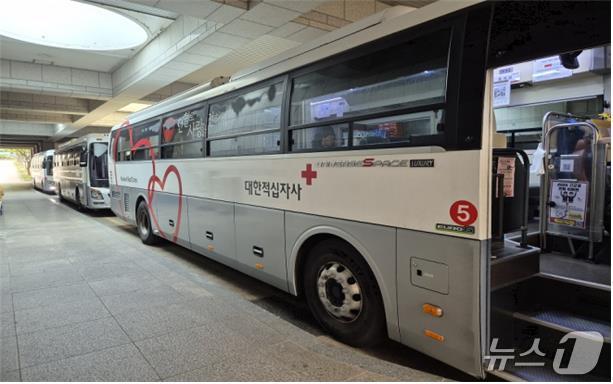 '제3회 직원 헌혈의 날' 모습.(부산시 제공. 재판매 및 DB금지)