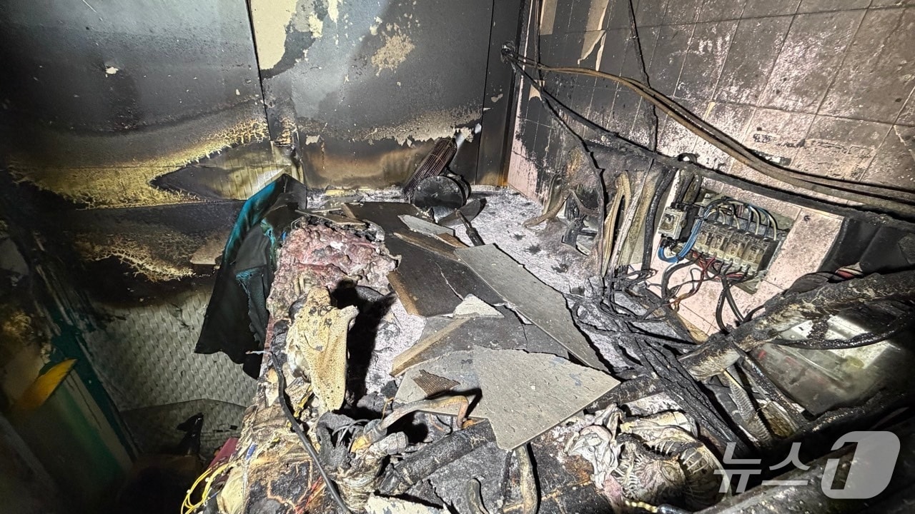 28일 새벽 0시 22분쯤 제주시 이도동 동문시장 내 수산물 전문 음식점에서 화재가 발생했다.(제주소방본부 제공. 재판매 및 DB 금지)/뉴스1