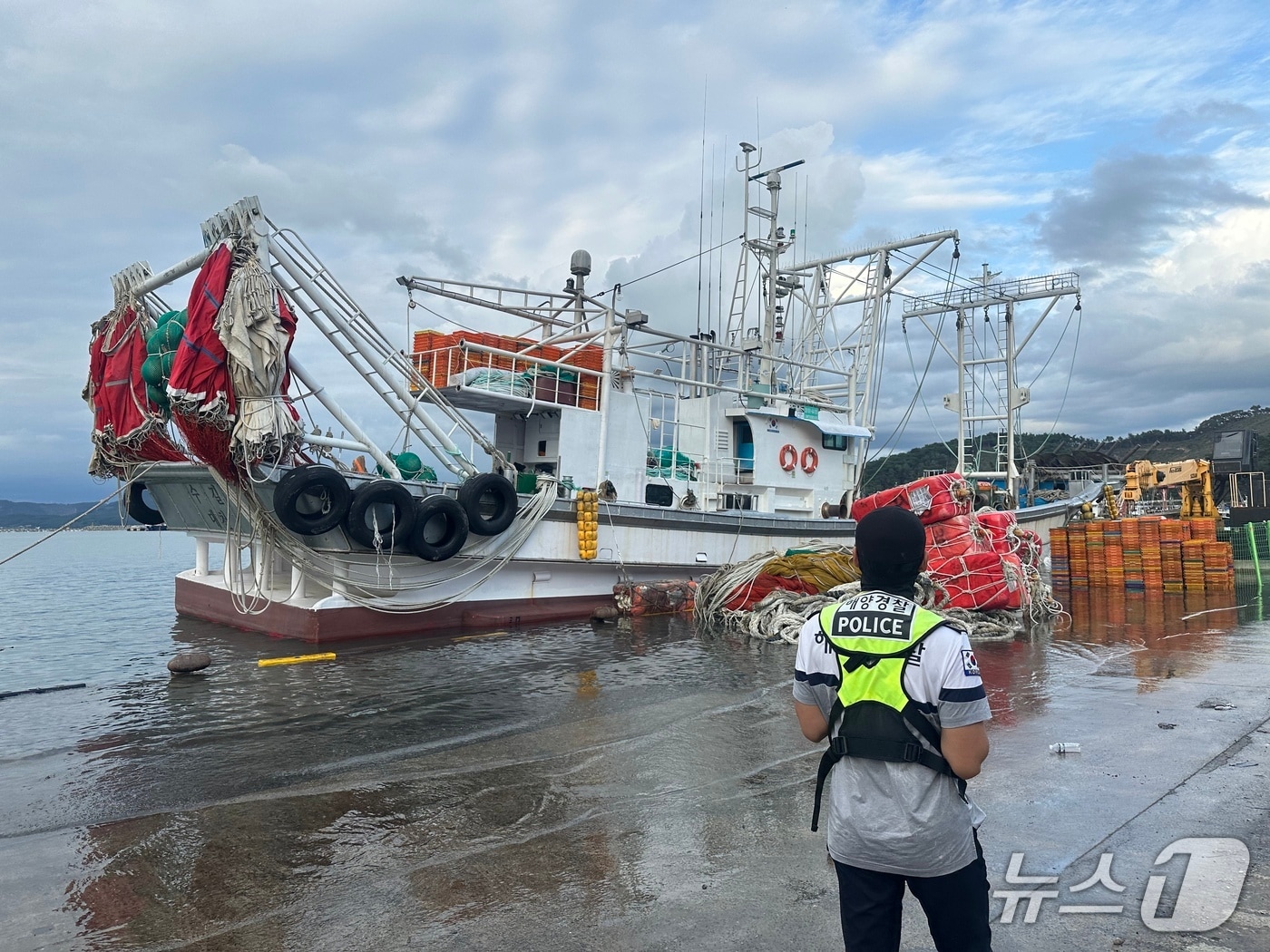 보령해경이 안전순찰을 하고 있다.(보령해경 제공. 재판매 및 DB금지)/뉴스1