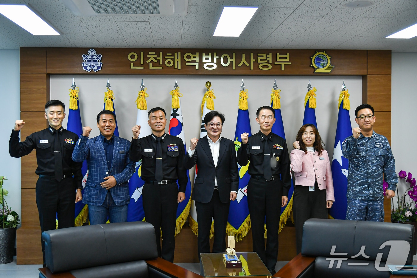 김병수 경기 김포시장이 김포함을 찾아 지역 군부대와의 상생협력 방안을 논의했다(경기 김포시 제공/뉴스1)