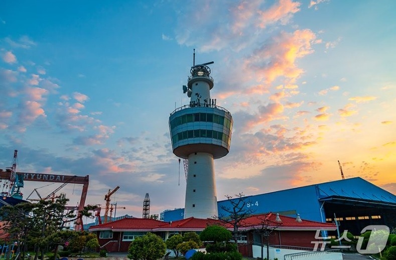 울산 동구에 위치한 화암추등대.(울산지방해양수산청 제공. 재판매 및 DB금지)/뉴스1