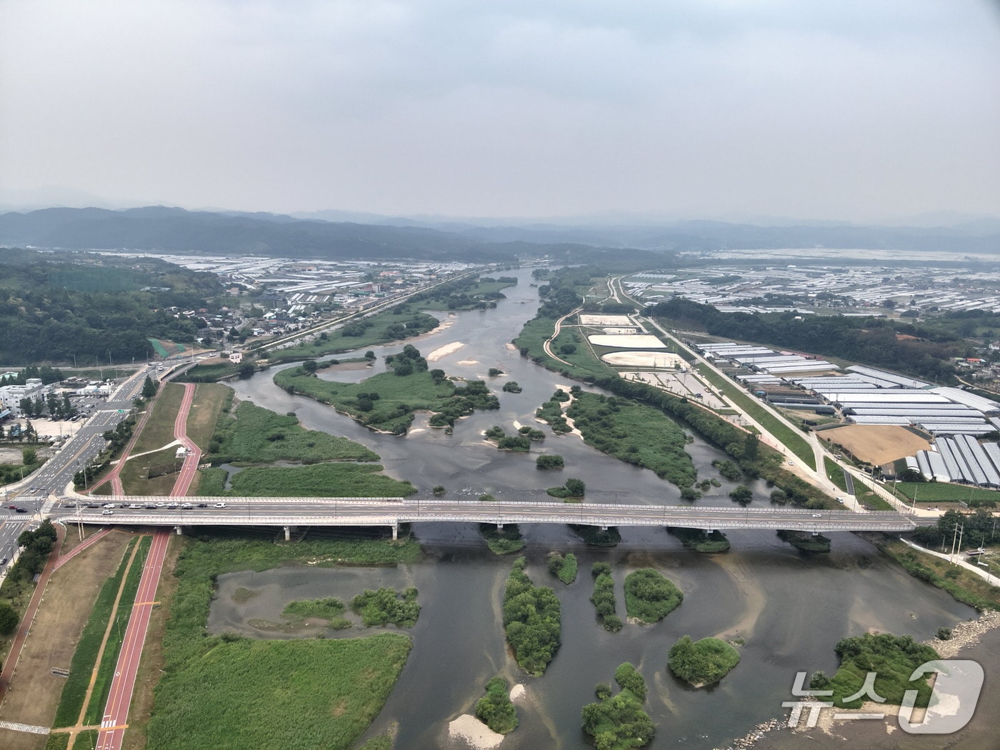 진주 남강 전경&#40;진주시 제공. 재판매 및 DB금지&#41;.