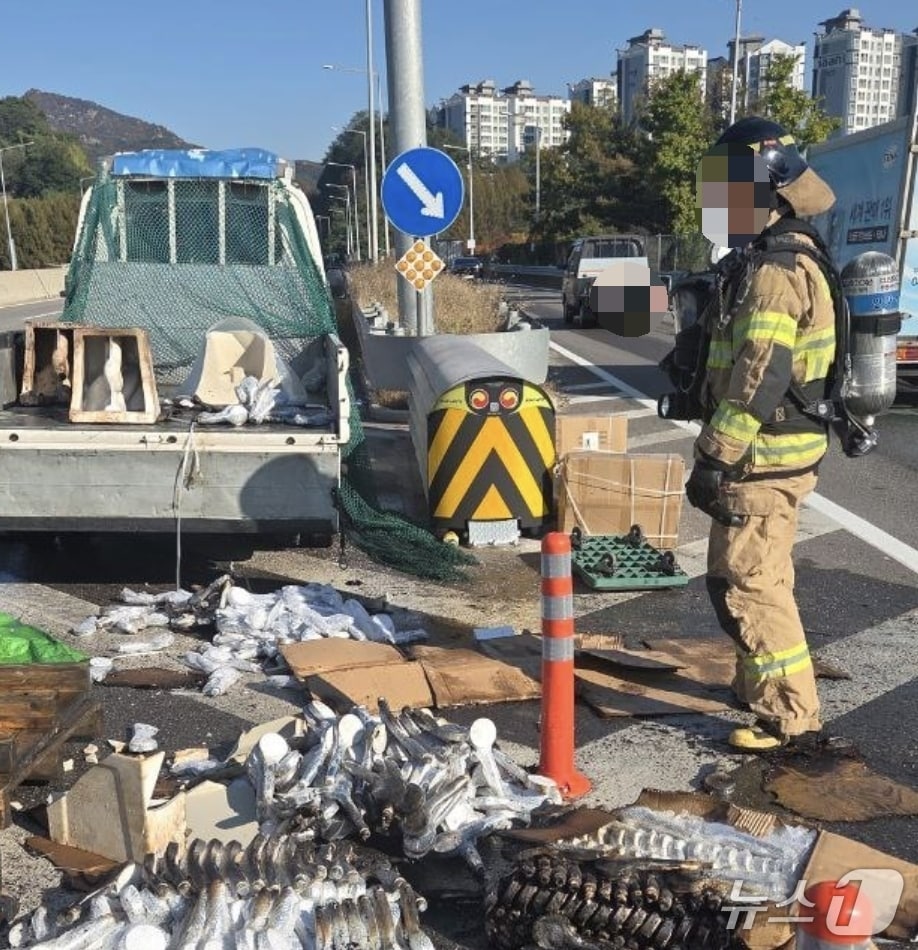 화재 현장. (경기도소방재난본부 제공. 재판매 및 DB 금지) 2025.11.3/뉴스1